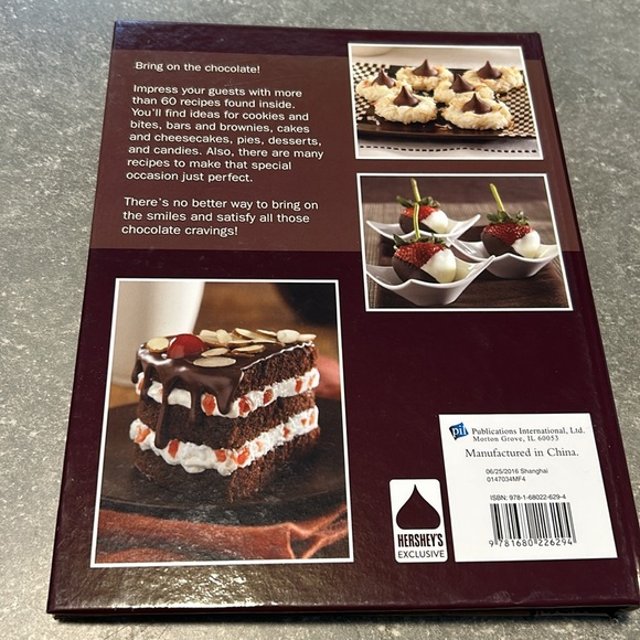 Hershey’s Chocolate cookbook - Picture 3 of 3